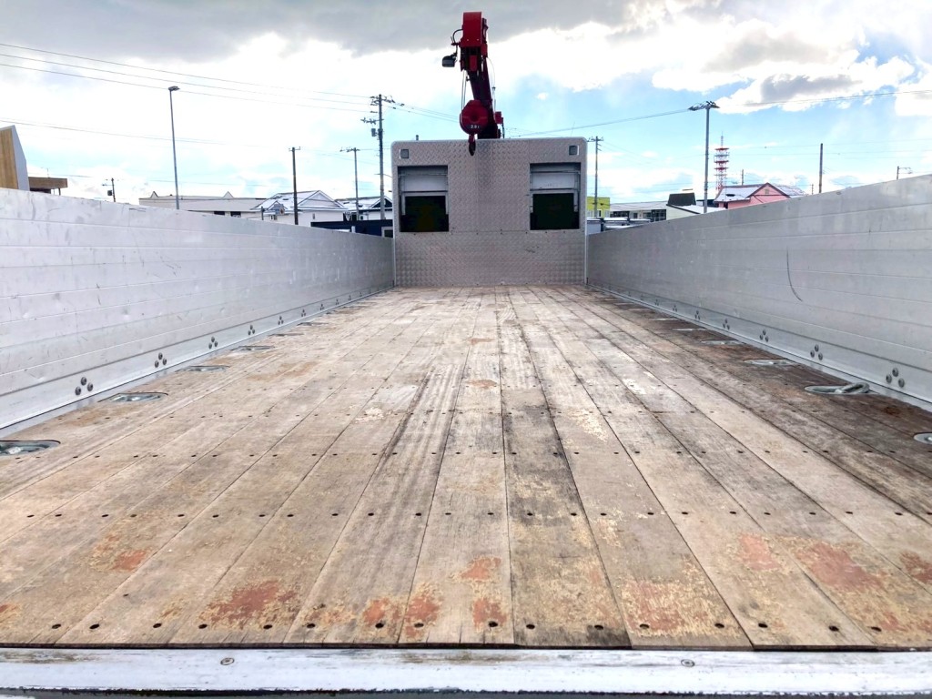 床は板張りです。|日野 プロフィア 2DG-FS1AHCの写真10