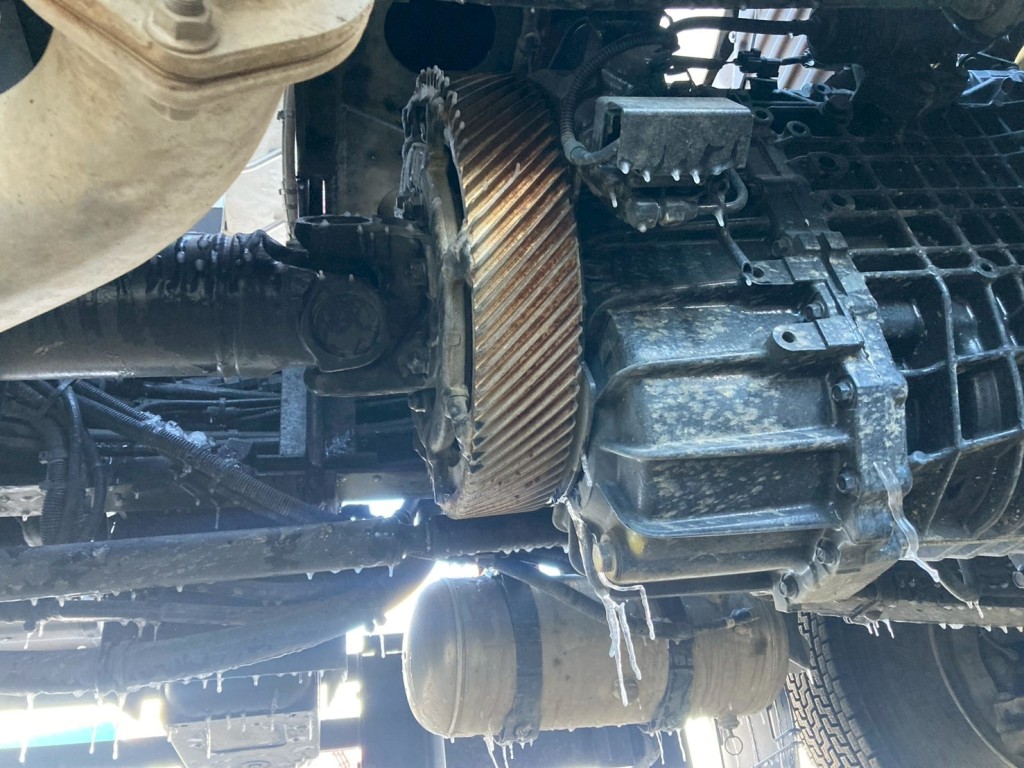 電磁式リターダー付きです。|日野 プロフィア 2DG-FS1AHCの写真26