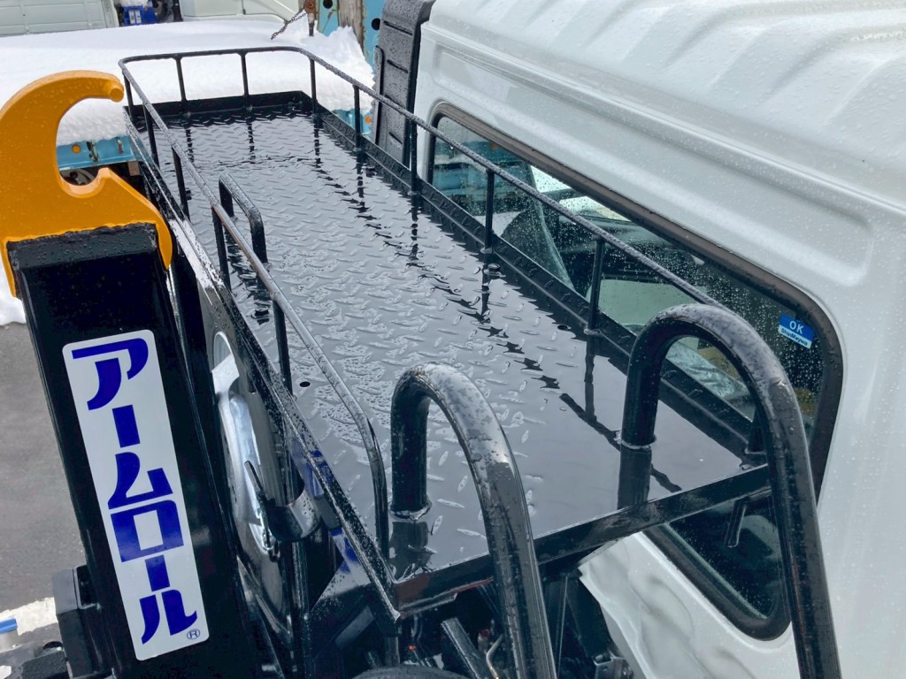 つい立上部の踊り場の状態です。|三菱 ファイター 2KG-FK72F(2WD)の写真9