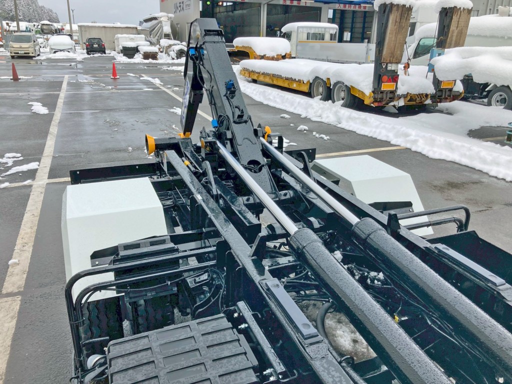 ツインシリンダーです。|三菱 ファイター 2KG-FK72F(2WD)の写真11