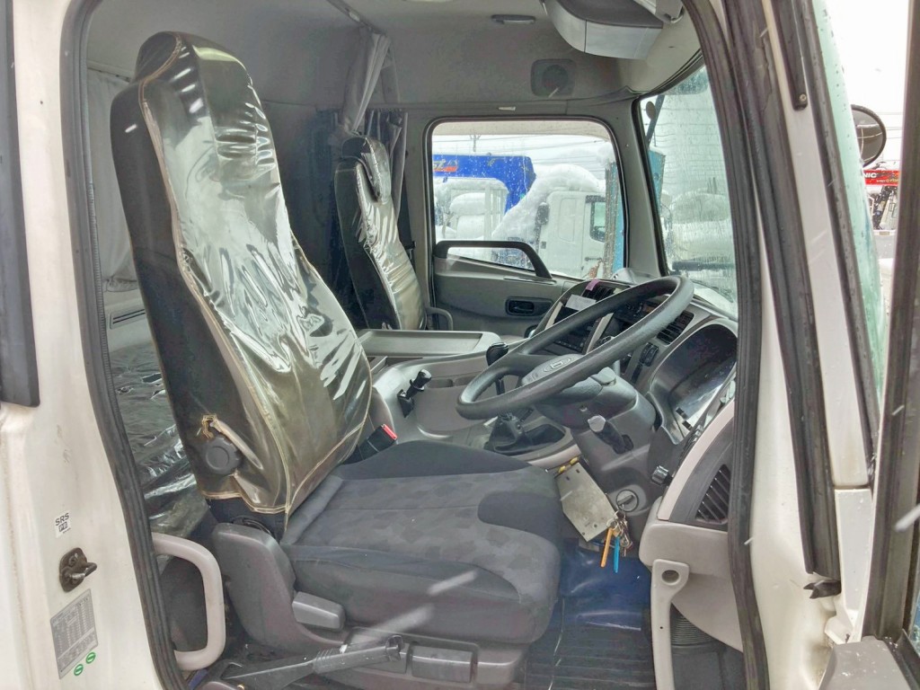 UDトラックス クオン QKG-CW5XLの写真7