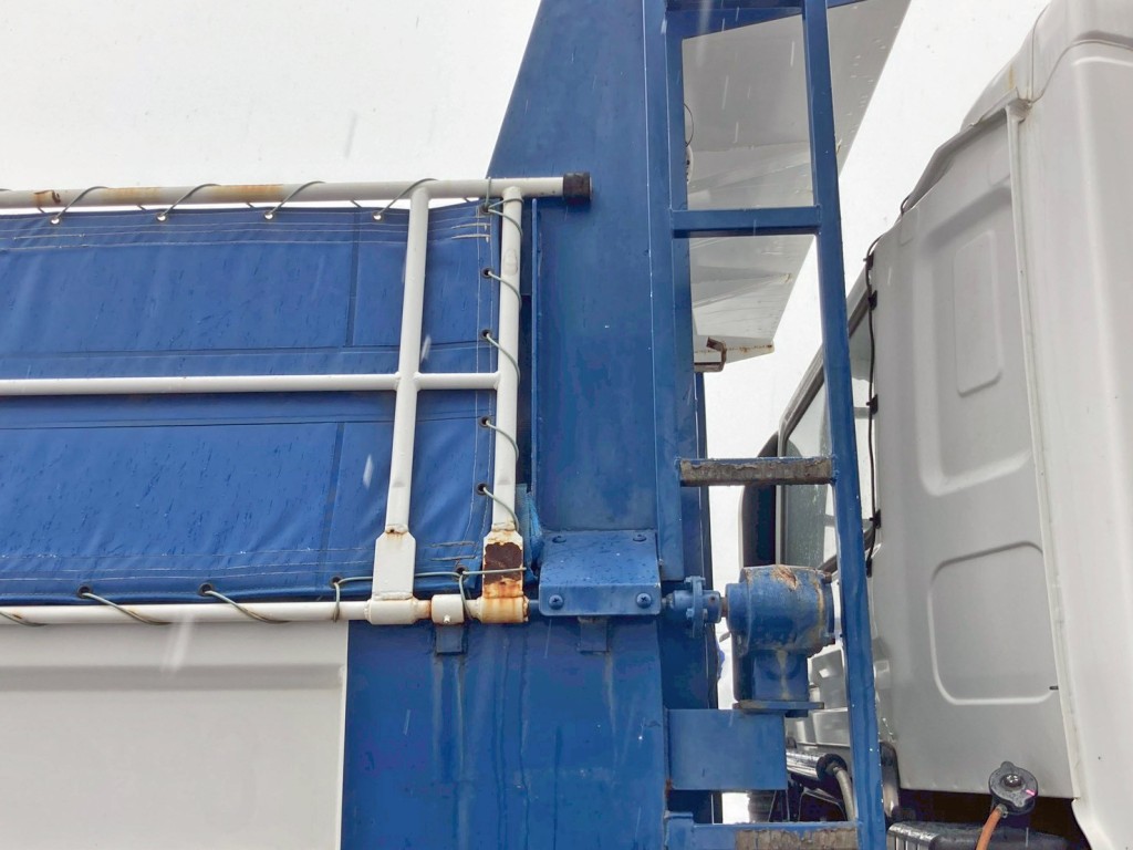 運転席側コボレーンの状態です。(内側へ倒れこみません)|UDトラックス クオン QKG-CW5XLの写真14