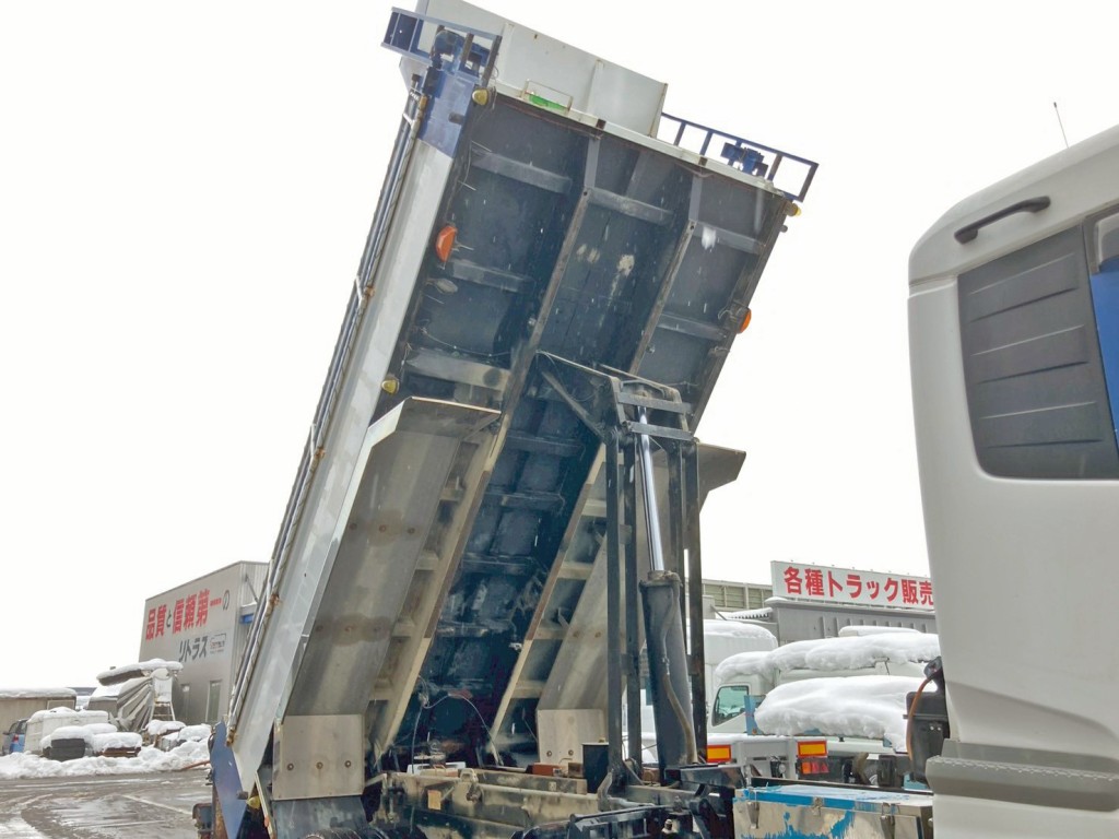 UDトラックス クオン QKG-CW5XLの写真16