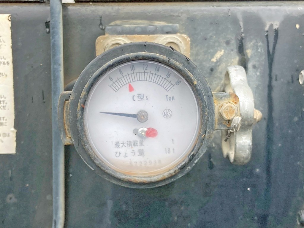 自重計です。|UDトラックス クオン QKG-CW5XLの写真19