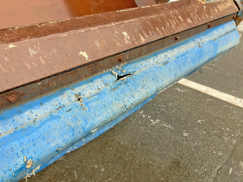 コボレーンシート中央部に破れがあります。|UDトラックス クオン QKG-CW5XLの写真25