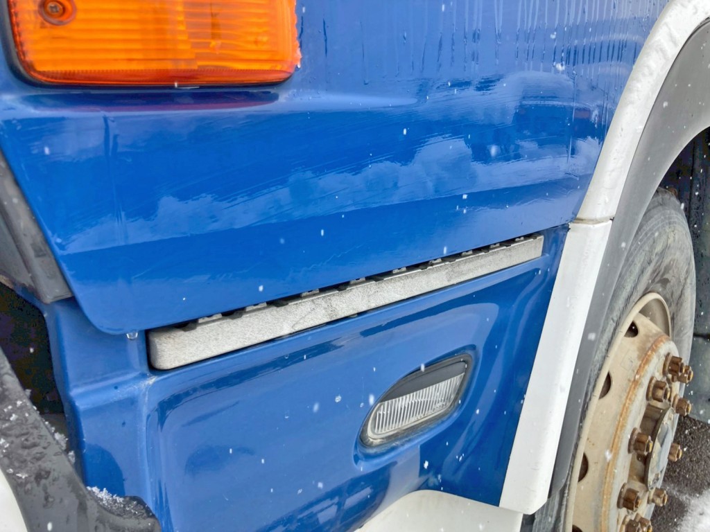 助手席ドアにスリキズがあります。|UDトラックス クオン QKG-CW5XLの写真30