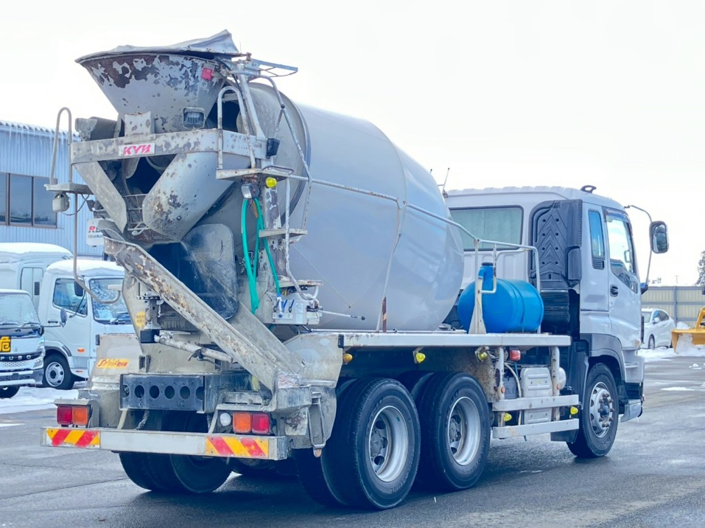 いすゞ ギガ QKG-CXZ77ATの写真4