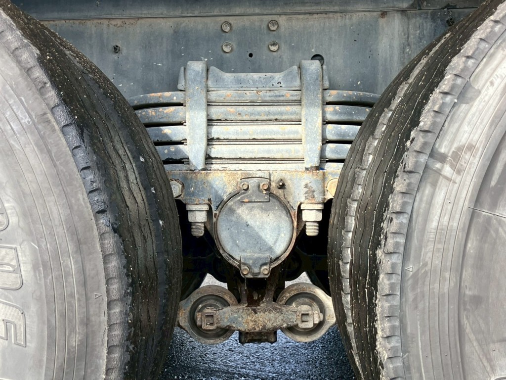 いすゞ ギガ QKG-CXZ77ATの写真5