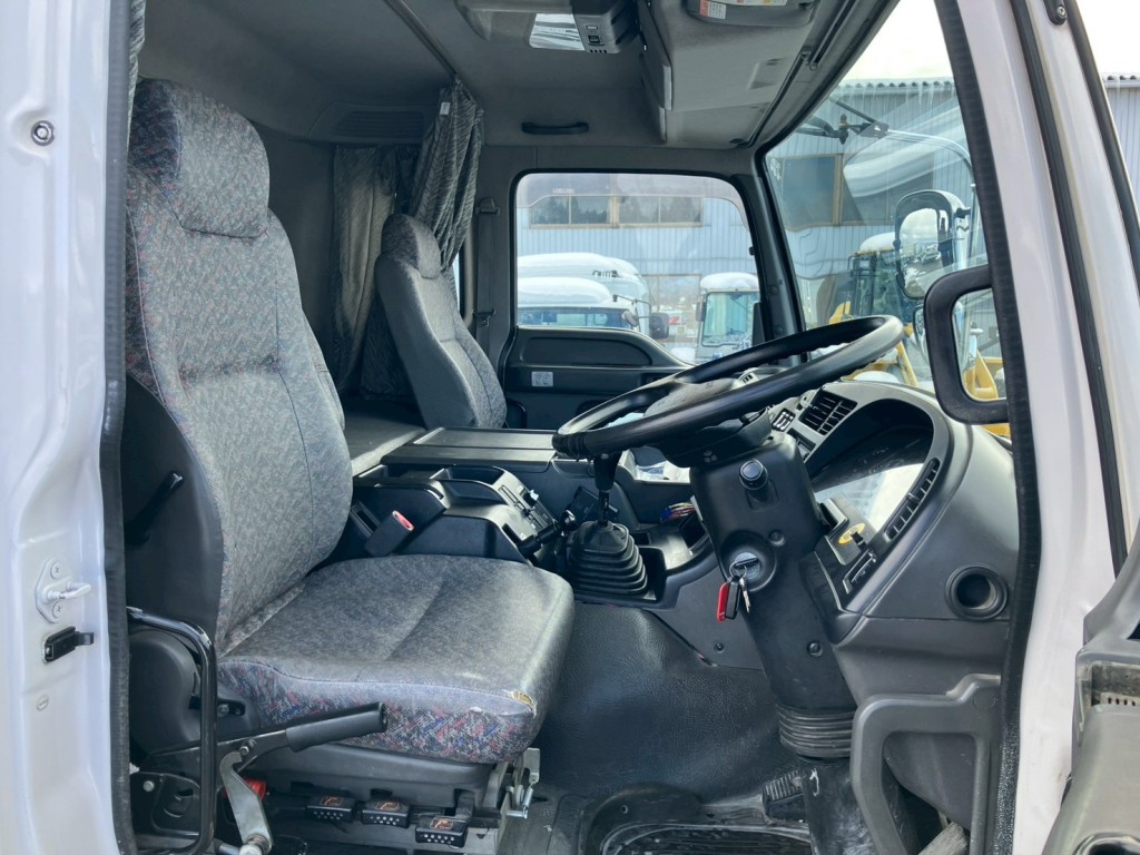 いすゞ ギガ QKG-CXZ77ATの写真6