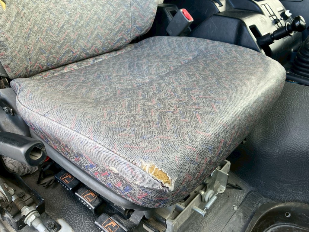 いすゞ ギガ QKG-CXZ77ATの写真9