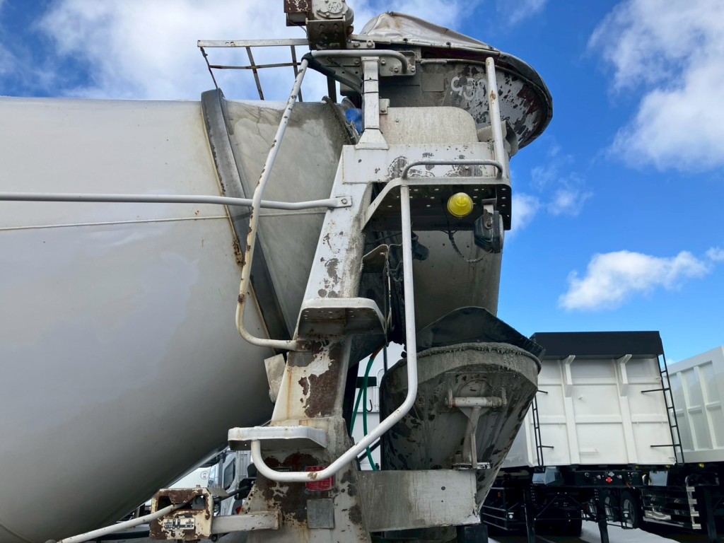 いすゞ ギガ QKG-CXZ77ATの写真36