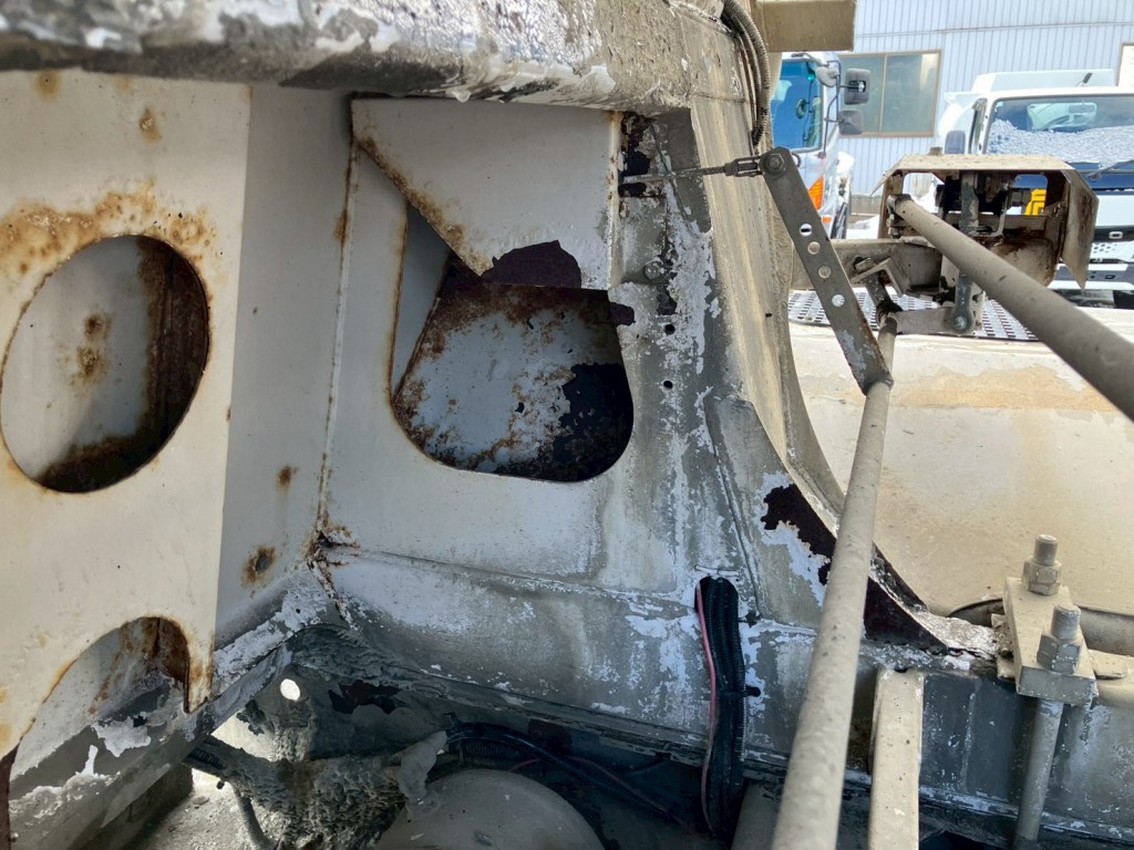 いすゞ ギガ QKG-CXZ77ATの写真44