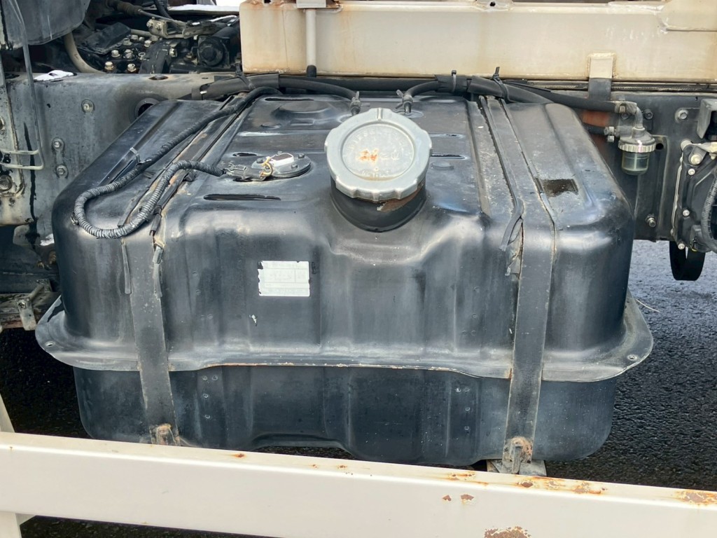 いすゞ ギガ QKG-CXZ77ATの写真48