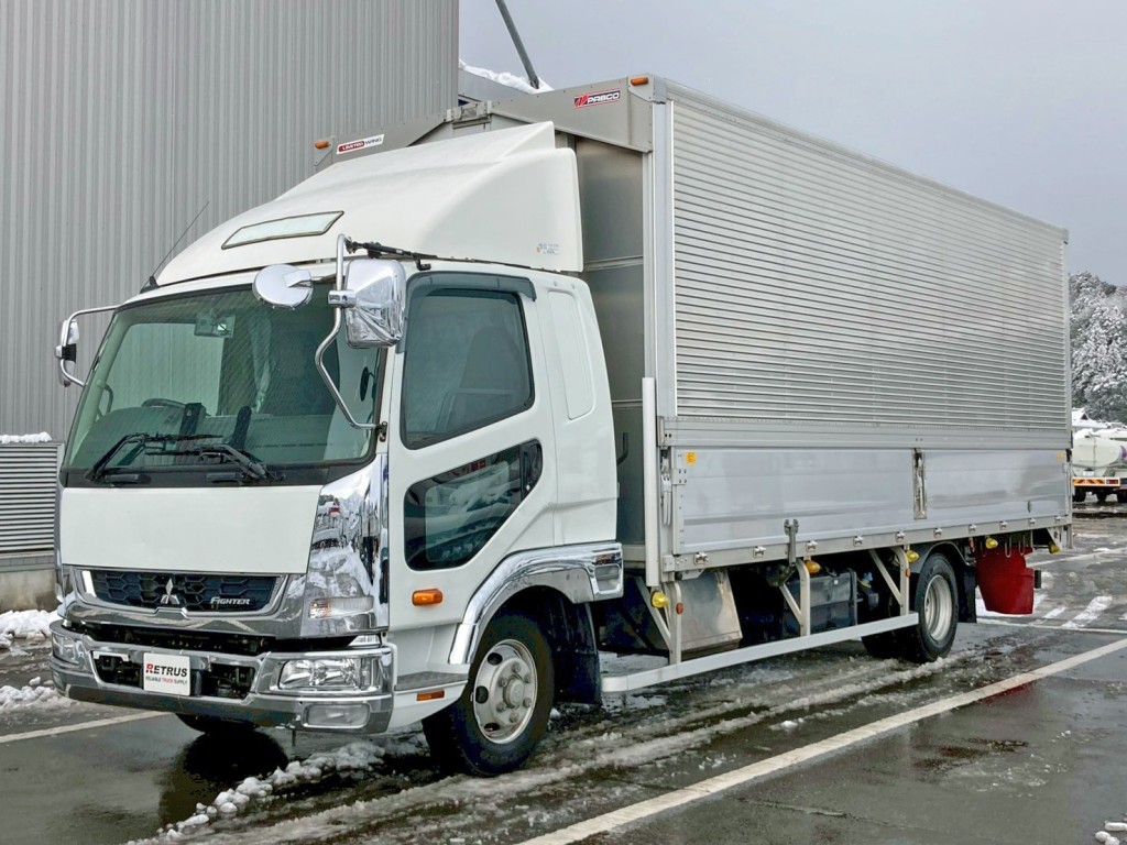 フロント周り、メッキパーツで飾っています。|三菱 ファイター 2KG-FK62F(2WD)の写真1