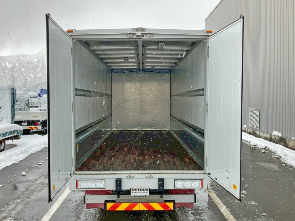 リヤドアは90度ストッパー付きです。|三菱 ファイター 2KG-FK62F(2WD)の写真10