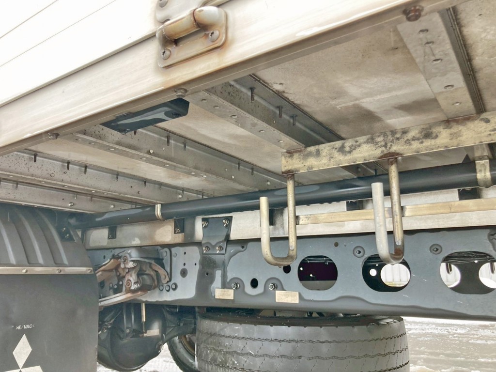 シャーシとネタの状態です。(縦ネタ・横ネタはアルミ製です)|三菱 ファイター TKG-FK61F(2WD)の写真6