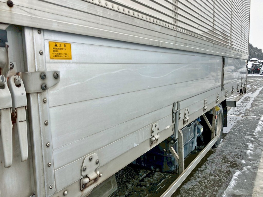 助手席側アオリ前方に引きキズがあります。|三菱 ファイター TKG-FK61F(2WD)の写真27