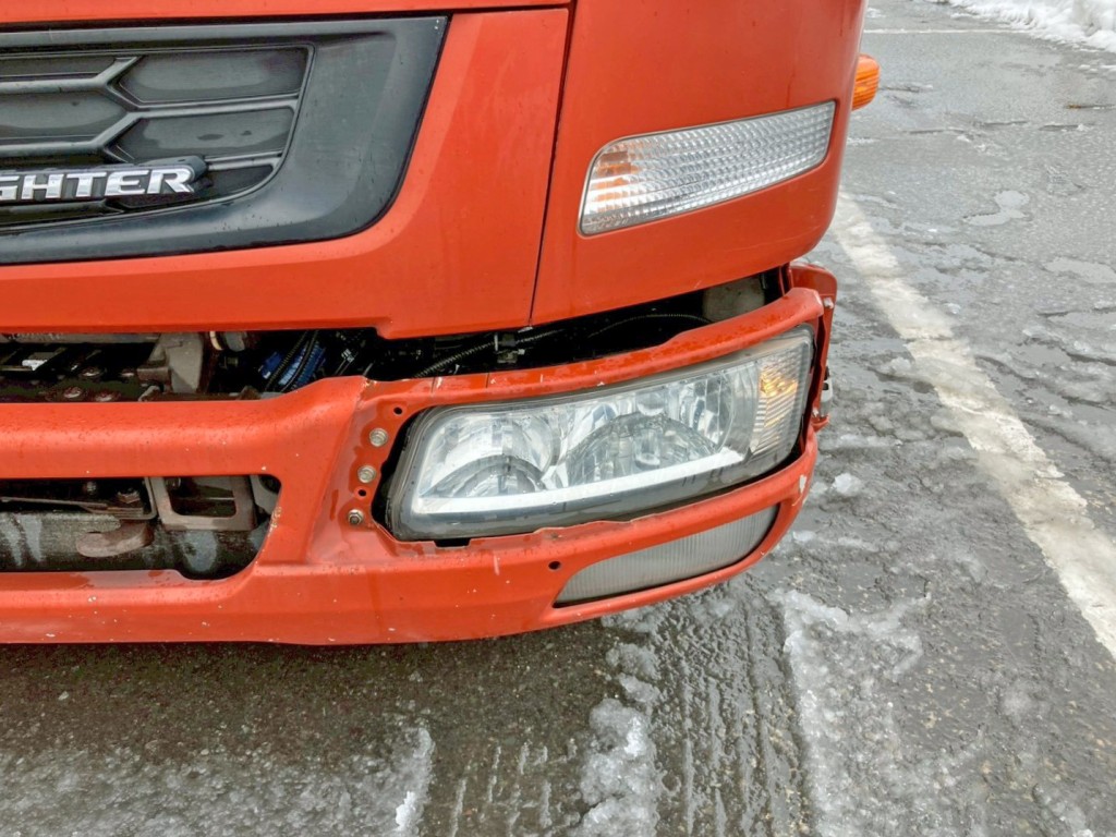 助手席側ヘッドライトカバー欠品しています。|三菱 ファイター TKG-FK61F(2WD)の写真37