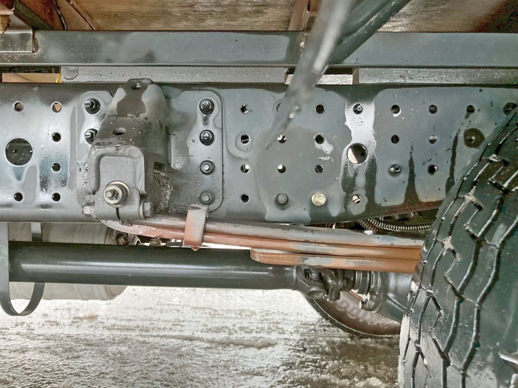 リーフサスです。|三菱 キャンター 2RG-FEB50(2WD)の写真5