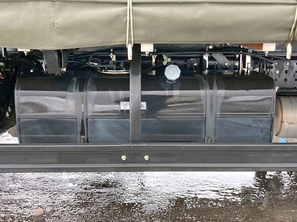 燃料タンクは100Lです。|三菱 キャンター 2RG-FEB50(2WD)の写真13
