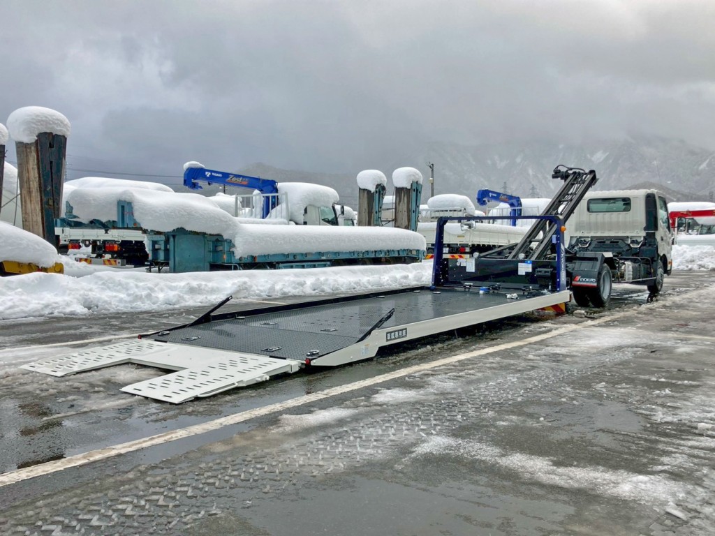 フラトップ仕様の為、低床車両の積載に重宝します。|日野 デュトロ 2KG-XZU722M(2WD)の写真4