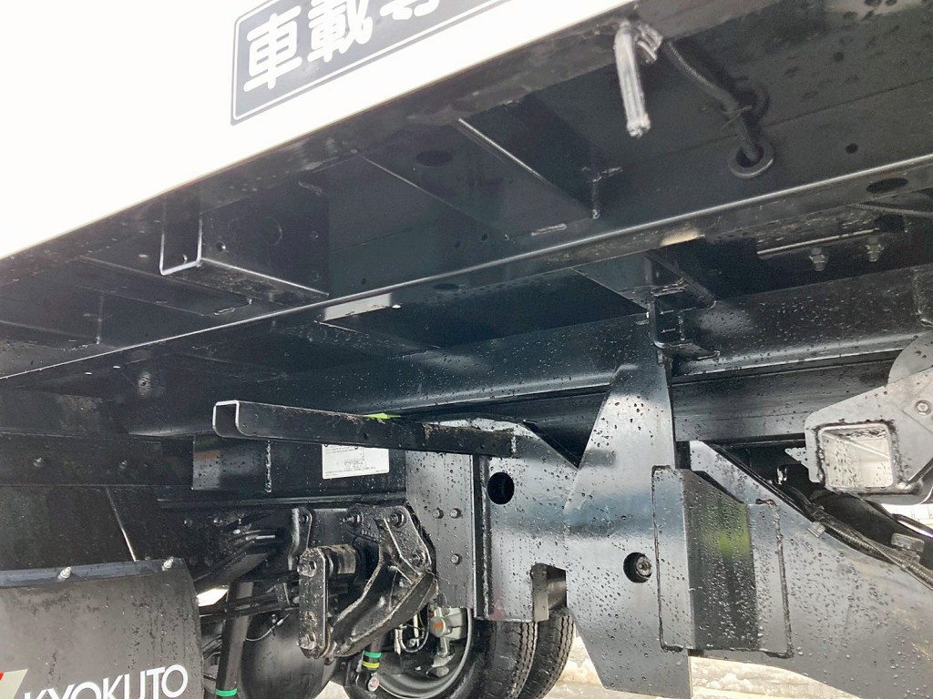 シャーシとネタの状態です。(縦ネタ・横ネタは鉄製です)|日野 デュトロ 2KG-XZU722M(2WD)の写真6