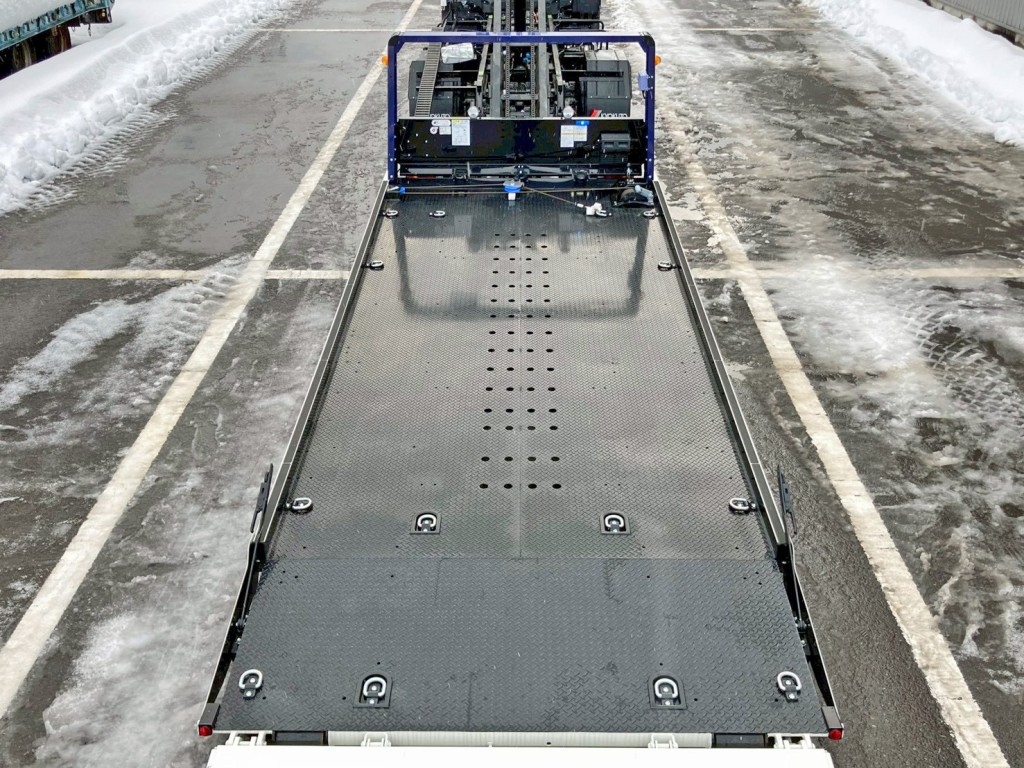 床は鉄板です。|日野 デュトロ 2KG-XZU722M(2WD)の写真8