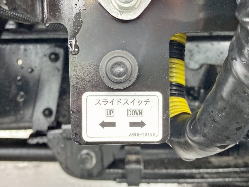 ボディースライドの操作スイッチです。|日野 デュトロ 2KG-XZU722M(2WD)の写真18