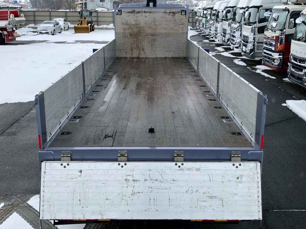 床は板張りです。|三菱 スーパーグレート 2PG-FV70HZの写真10