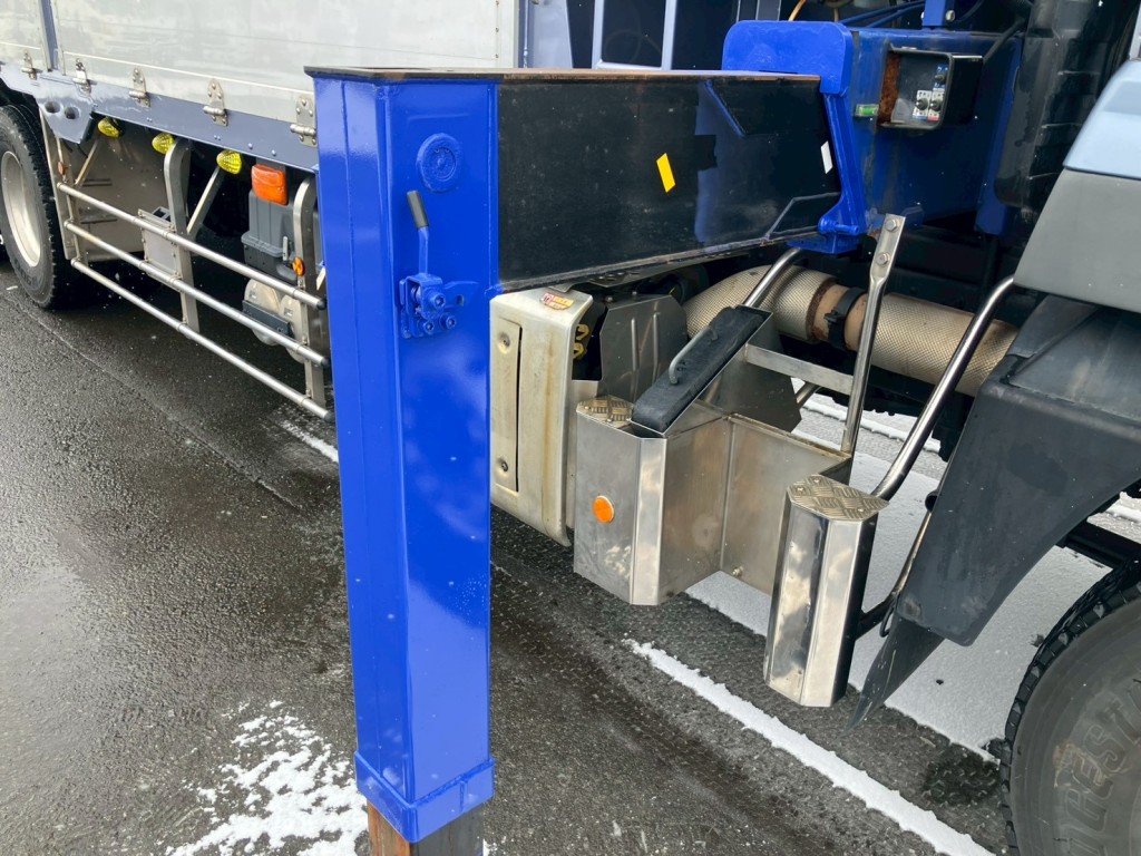 運転席側アオリに仕上げ塗装がされています。|三菱 スーパーグレート 2PG-FV70HZの写真25