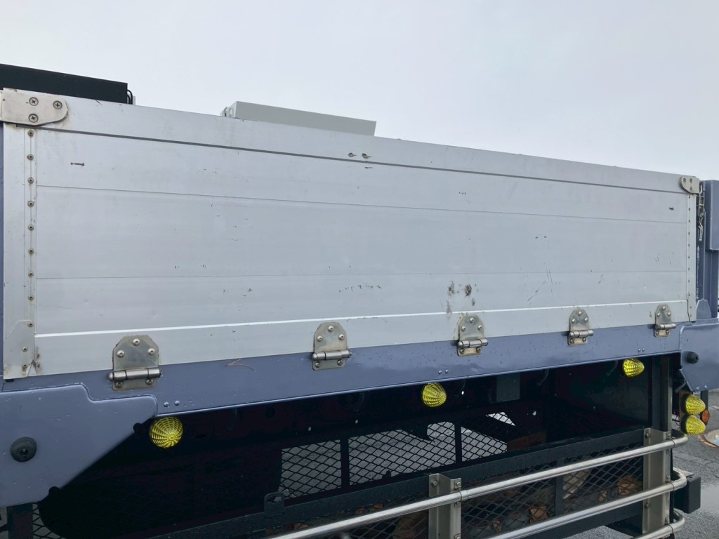 助手席側アオリにキズ・ヘコミがあります。|三菱 スーパーグレート 2PG-FV70HZの写真35