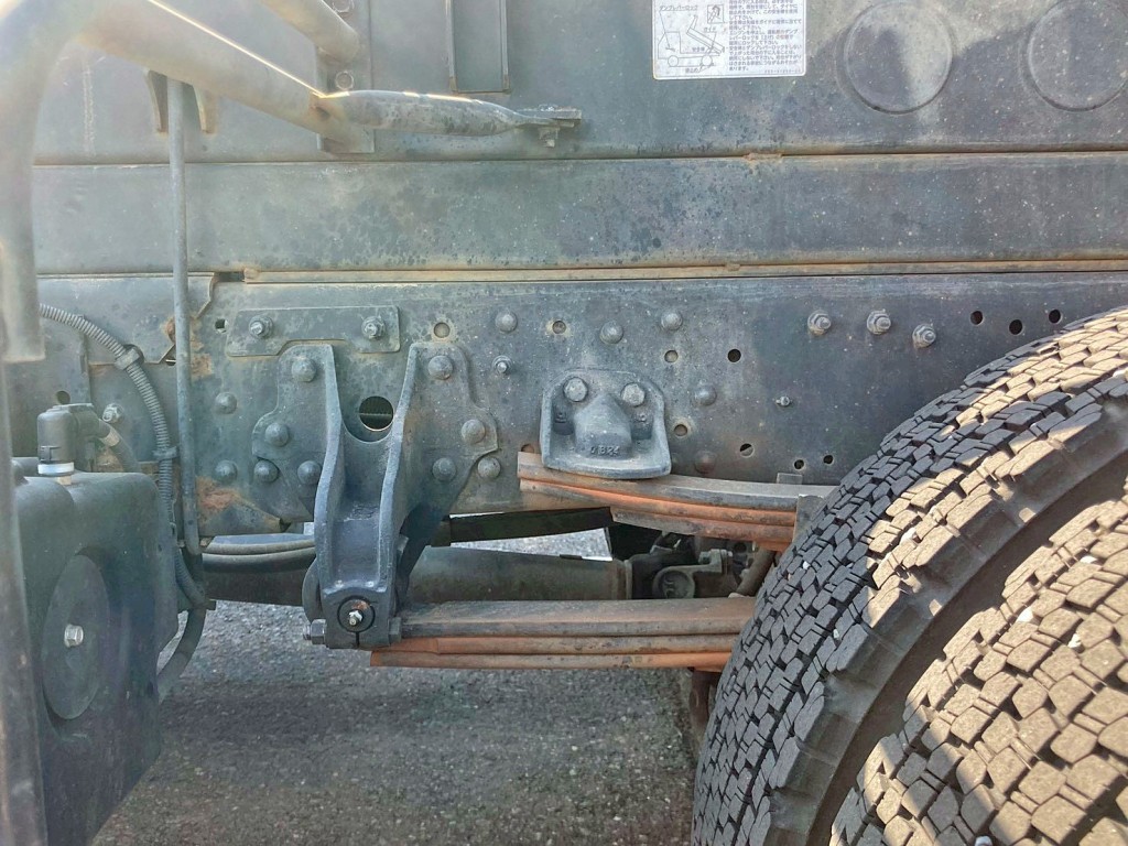 リーフサスです。|三菱 ファイター 2KG-FK62F(2WD)の写真7