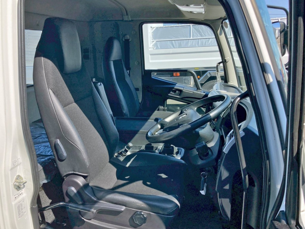 三菱 ファイター 2KG-FK62F(2WD)の写真9