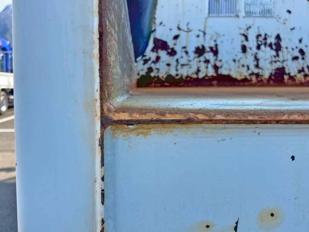 床は二重張りです。|三菱 ファイター 2KG-FK62F(2WD)の写真12