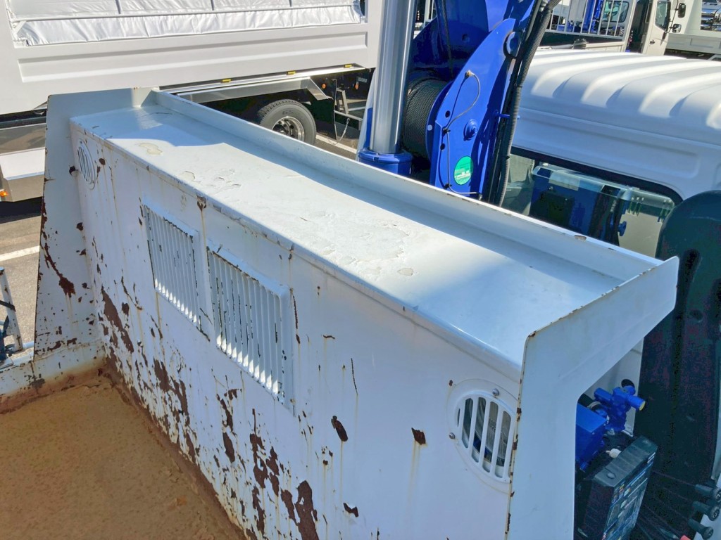 シートデッキの状態です。|三菱 ファイター 2KG-FK62F(2WD)の写真14