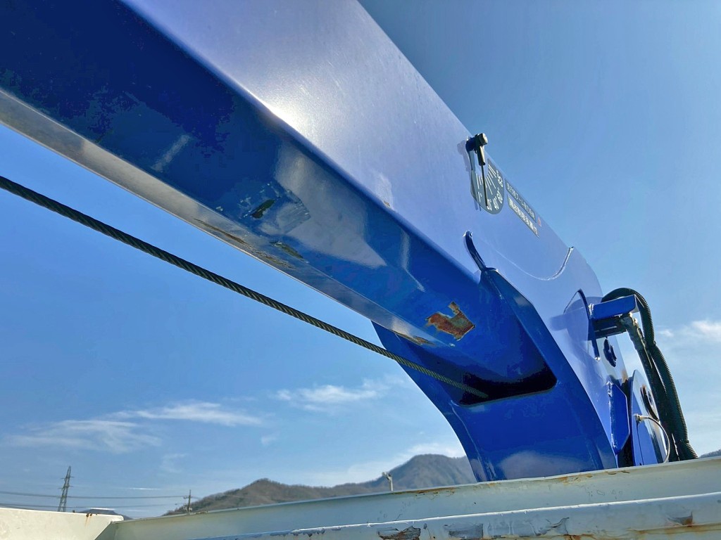 ブーム1段目下部にキズ・サビ・ヘコミがあります。|三菱 ファイター 2KG-FK62F(2WD)の写真17