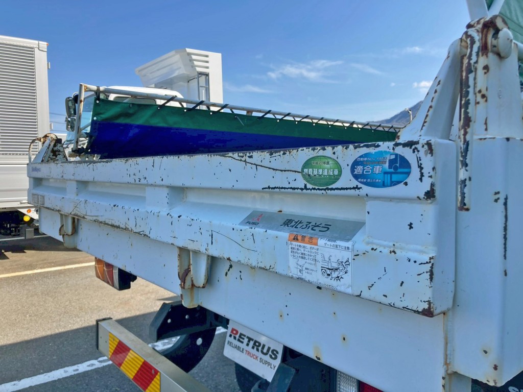 リヤゲートの所々にキズ・サビがあります。(運転席側)|三菱 ファイター 2KG-FK62F(2WD)の写真25