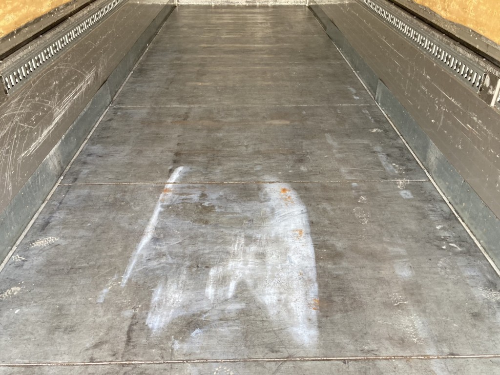 床前方の状態です。（床は鉄板張りです）|三菱 スーパーグレート 2PG-FS74HZの写真20