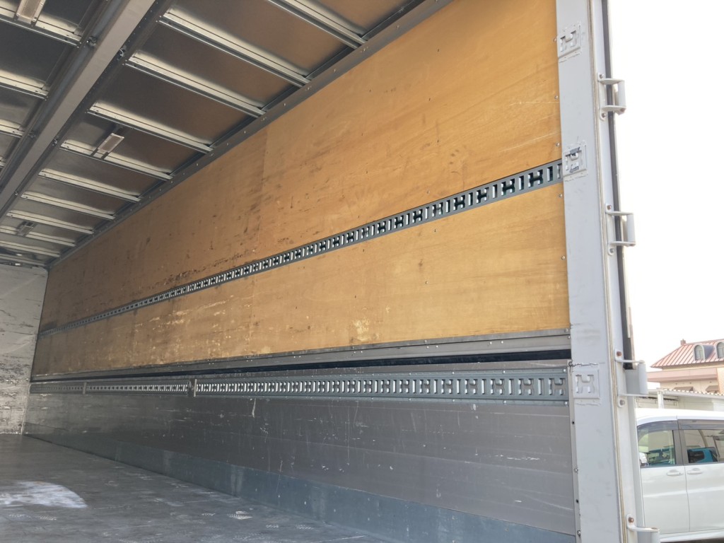 右ウイング内張りの状態です。|三菱 スーパーグレート 2PG-FS74HZの写真22