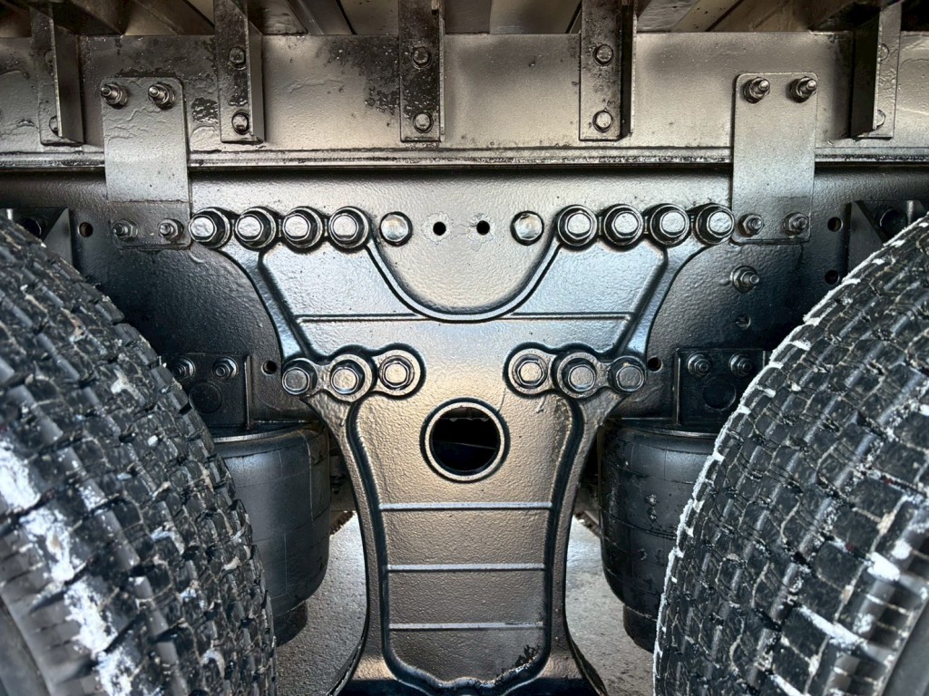 エアサスです。|日野 プロフィア 2DG-FS1AHGの写真5