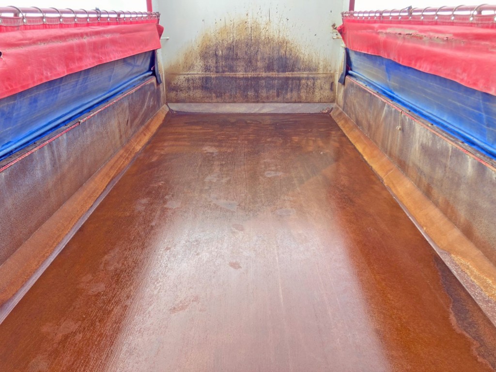 床は鉄板です。|日野 プロフィア 2DG-FS1AGAの写真10