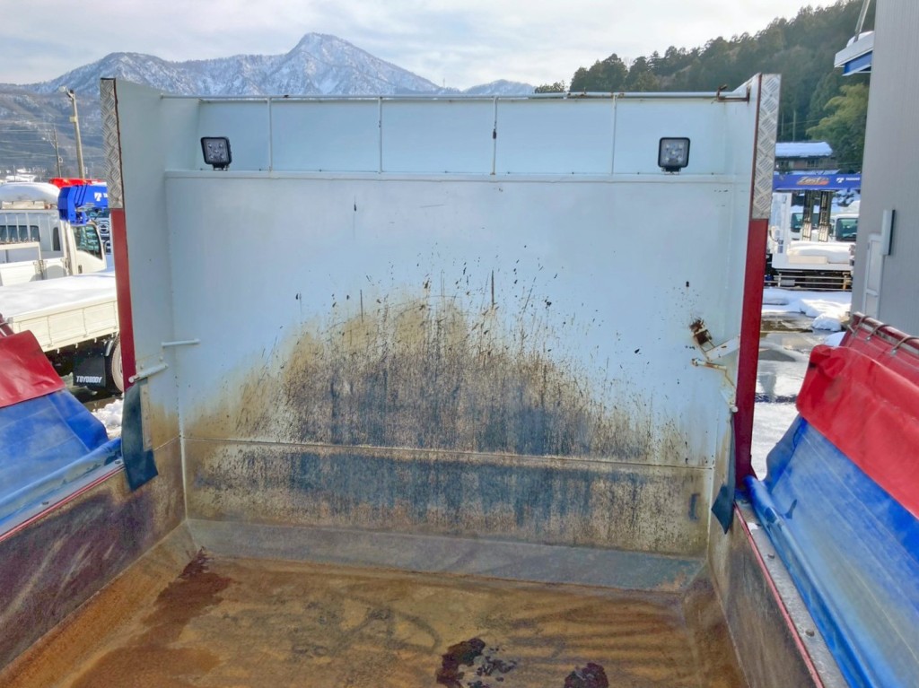 ボディー前方左右にコボレーンストッパーが付いています。|日野 プロフィア 2DG-FS1AGAの写真12