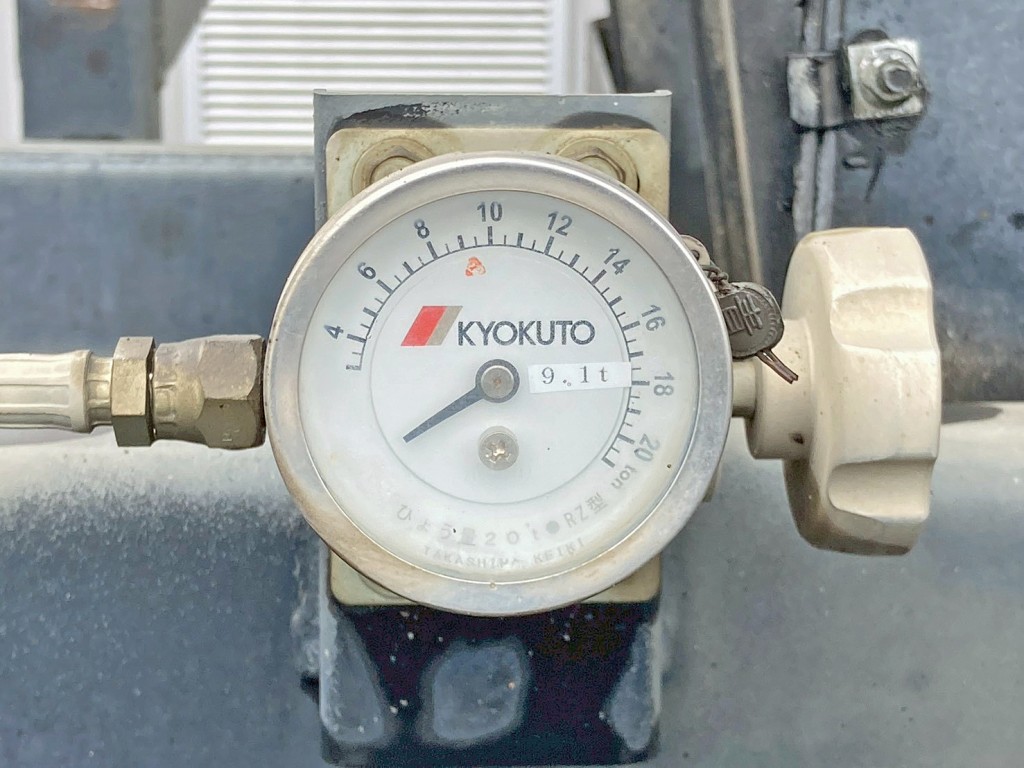 自重計です。|日野 プロフィア 2DG-FS1AGAの写真20