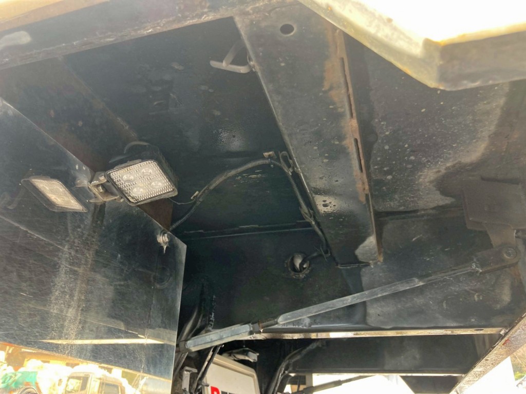 シャーシとネタの状態です。(縦ネタ・横ネタは鉄製です)|日野 プロフィア 2DG-FS1EGAの写真6