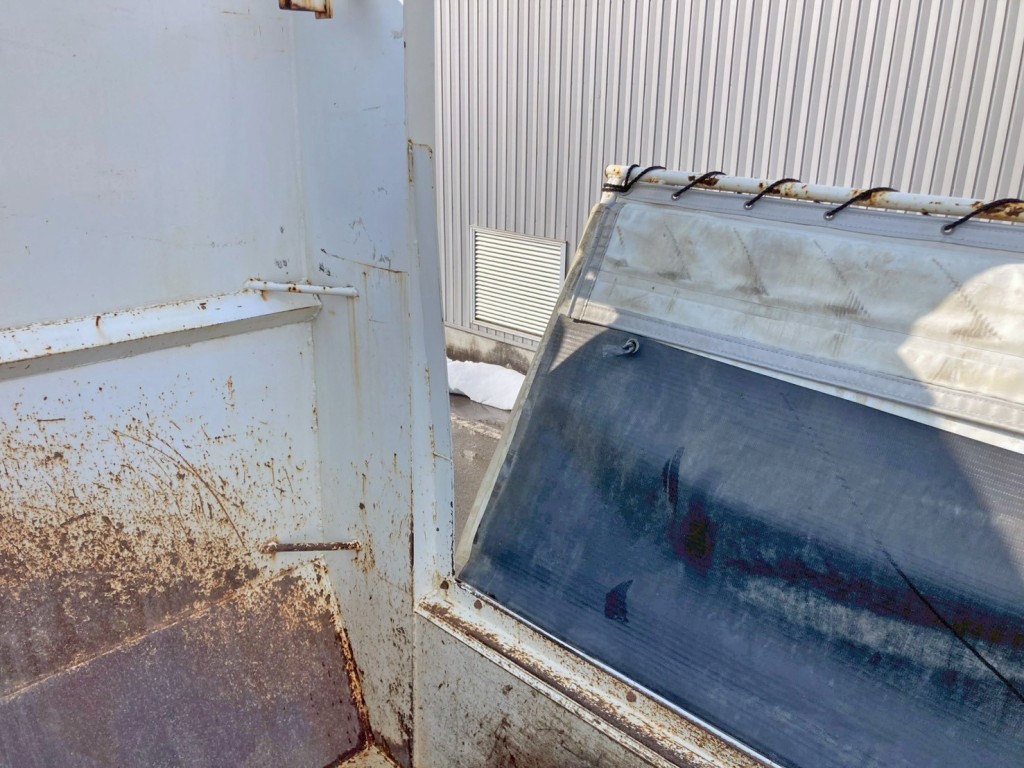 ボディー前方運転席側にコボレーンストッパーが付いています。|日野 プロフィア 2DG-FS1EGAの写真13