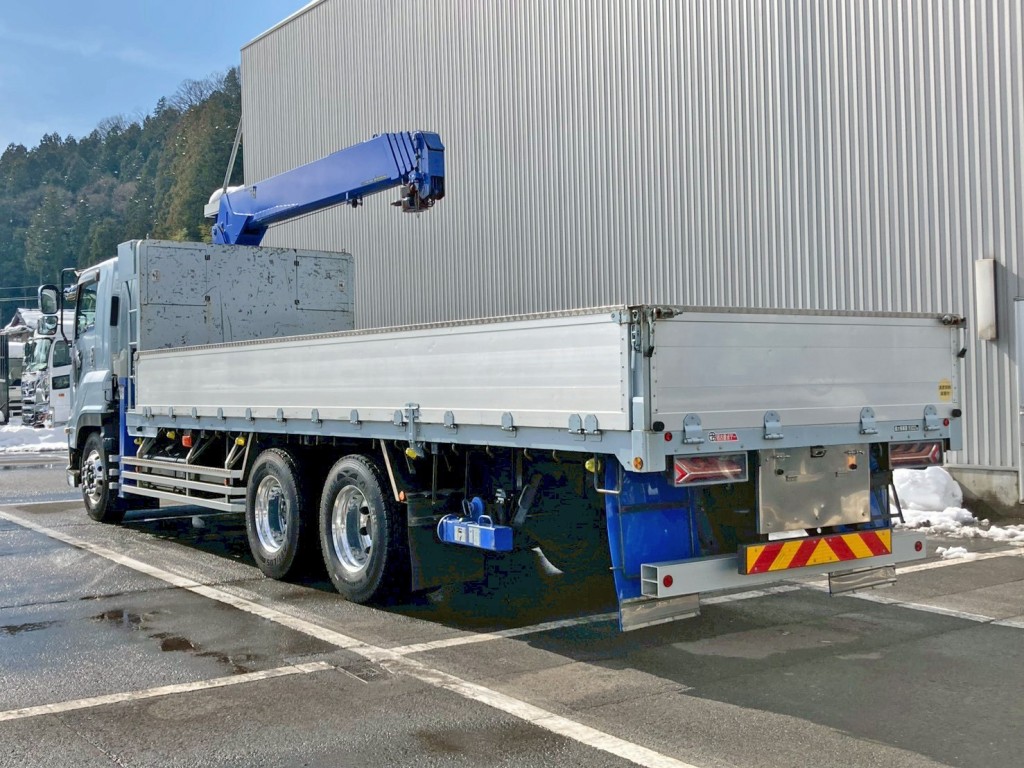 いすゞ ギガ 2PG-CYM77CMの写真3