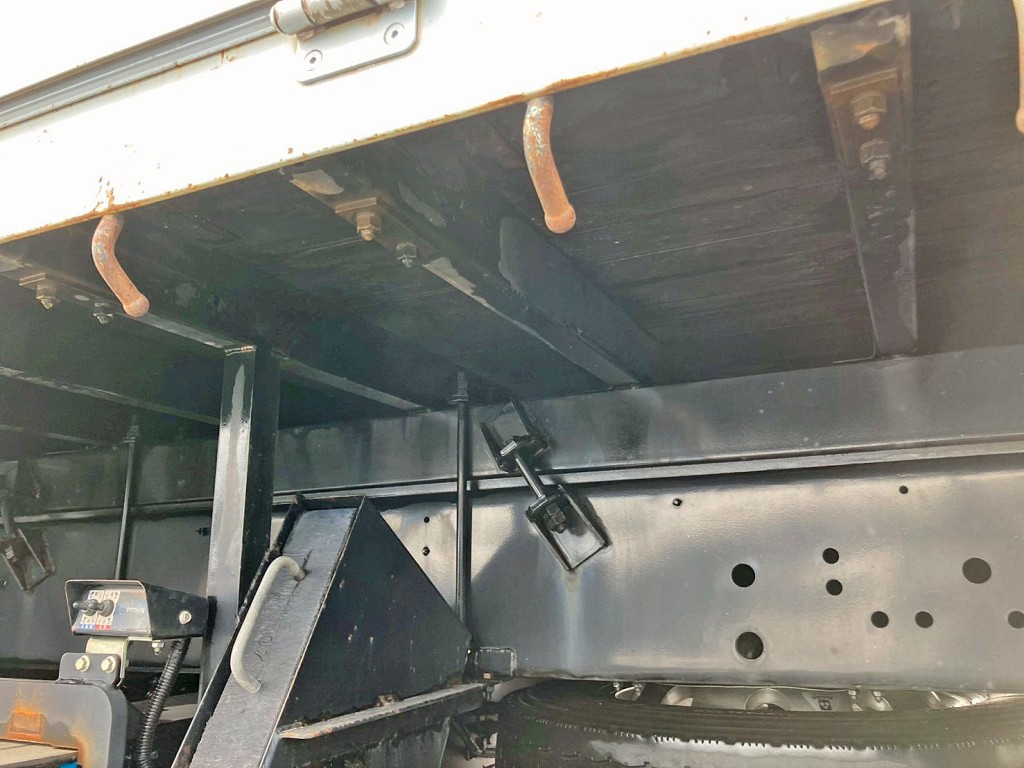 シャーシとネタの状態です。(縦ネタ・横ネタは鉄製です)|いすゞ ギガ 2PG-CYM77CMの写真6