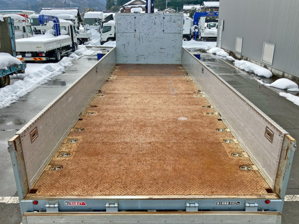 床板の状態です。|いすゞ ギガ 2PG-CYM77CMの写真10