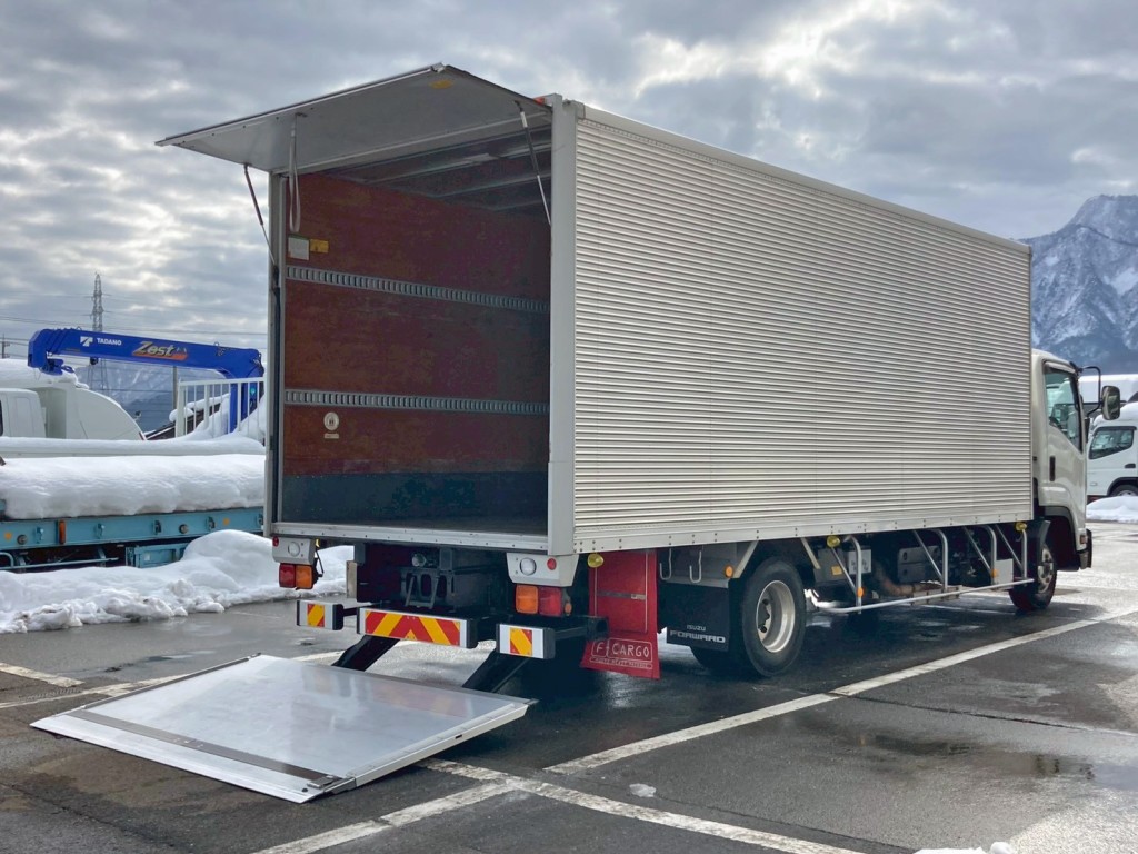 いすゞ フォワード 2RG-FRR90S2(2WD)の写真4