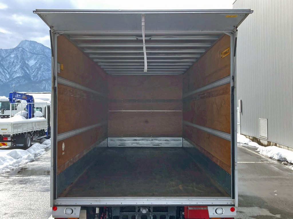 ゲートを開いた状態です。|いすゞ フォワード 2RG-FRR90S2(2WD)の写真11